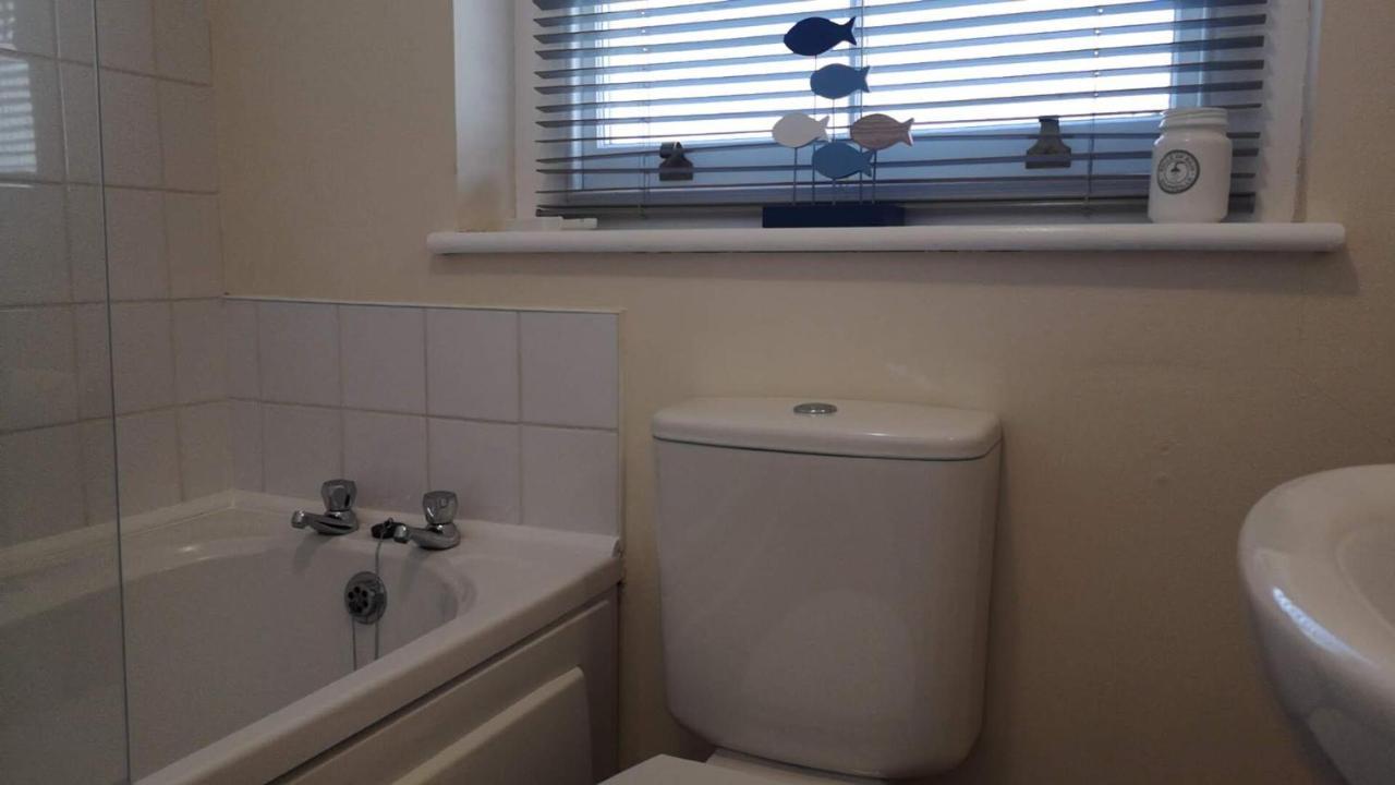 Coastal Escape Deal - 2 Bedroom House -Short Lets & Serviced Accommodation Luaran gambar